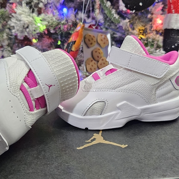 Jordan Flight White and Pink Baby Sneakers - Picture 5 of 13